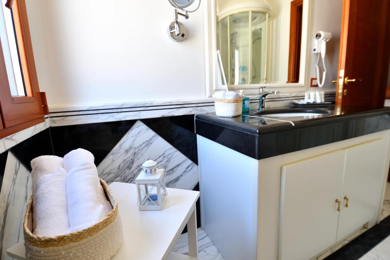Le Cinema Bed & Breakfast Formia Luaran gambar