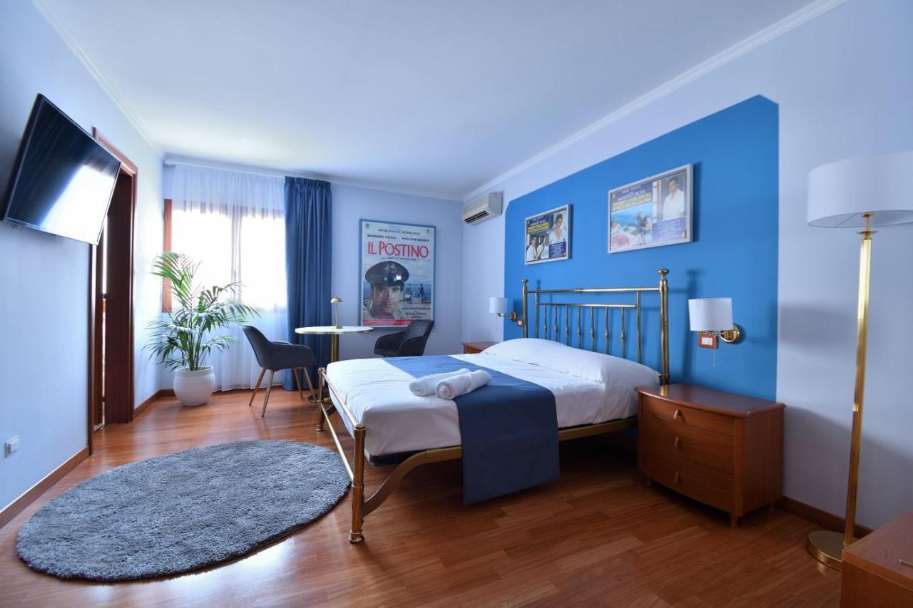 Le Cinema Bed & Breakfast Formia Luaran gambar