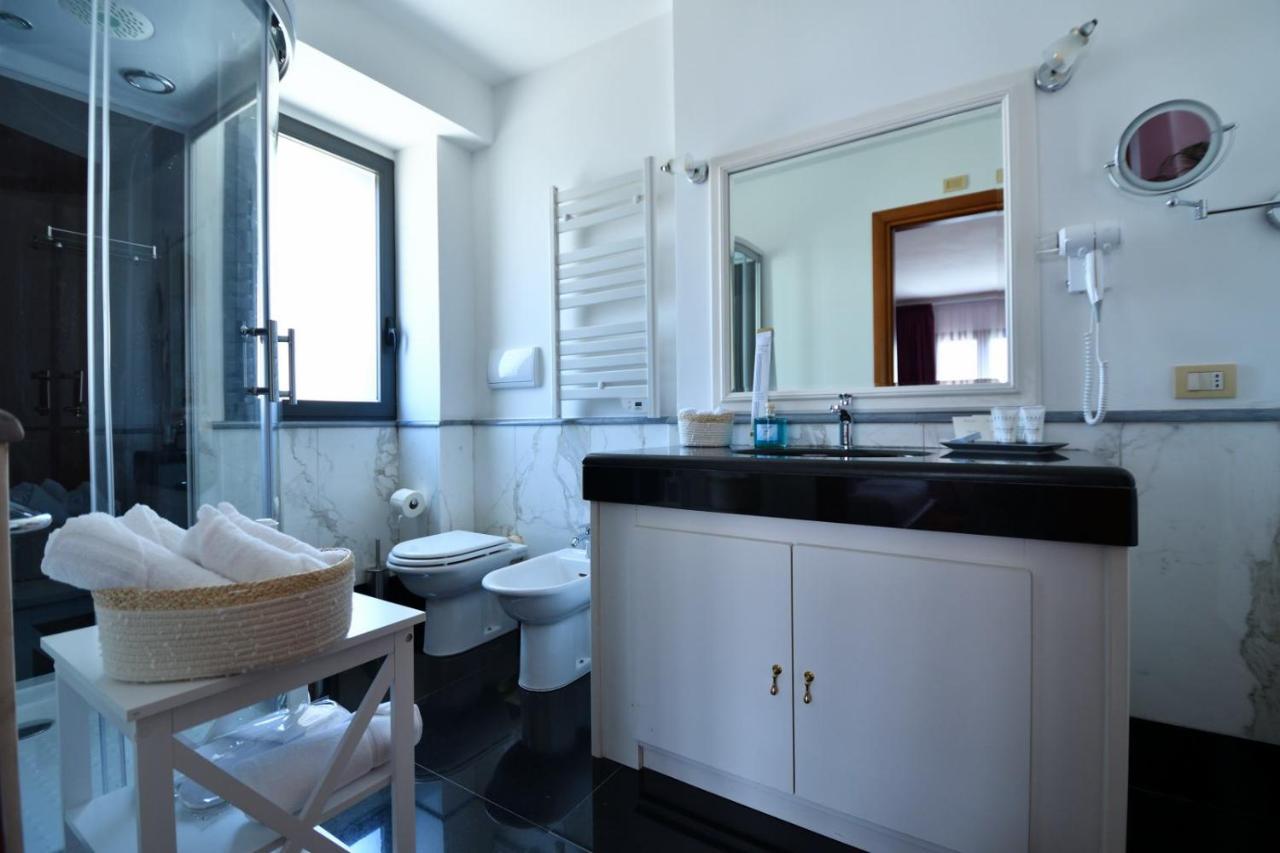 Le Cinema Bed & Breakfast Formia Luaran gambar