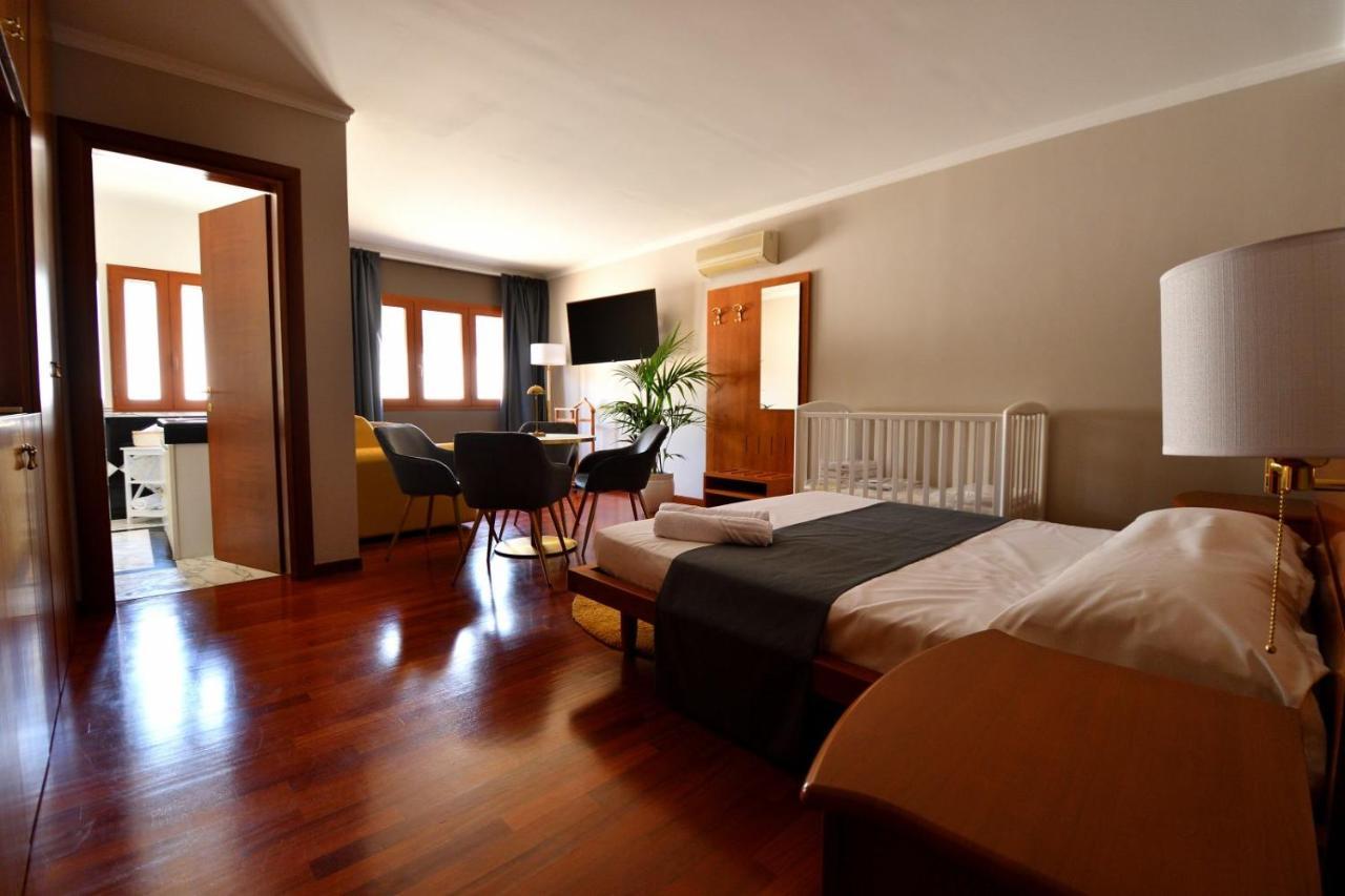 Le Cinema Bed & Breakfast Formia Luaran gambar